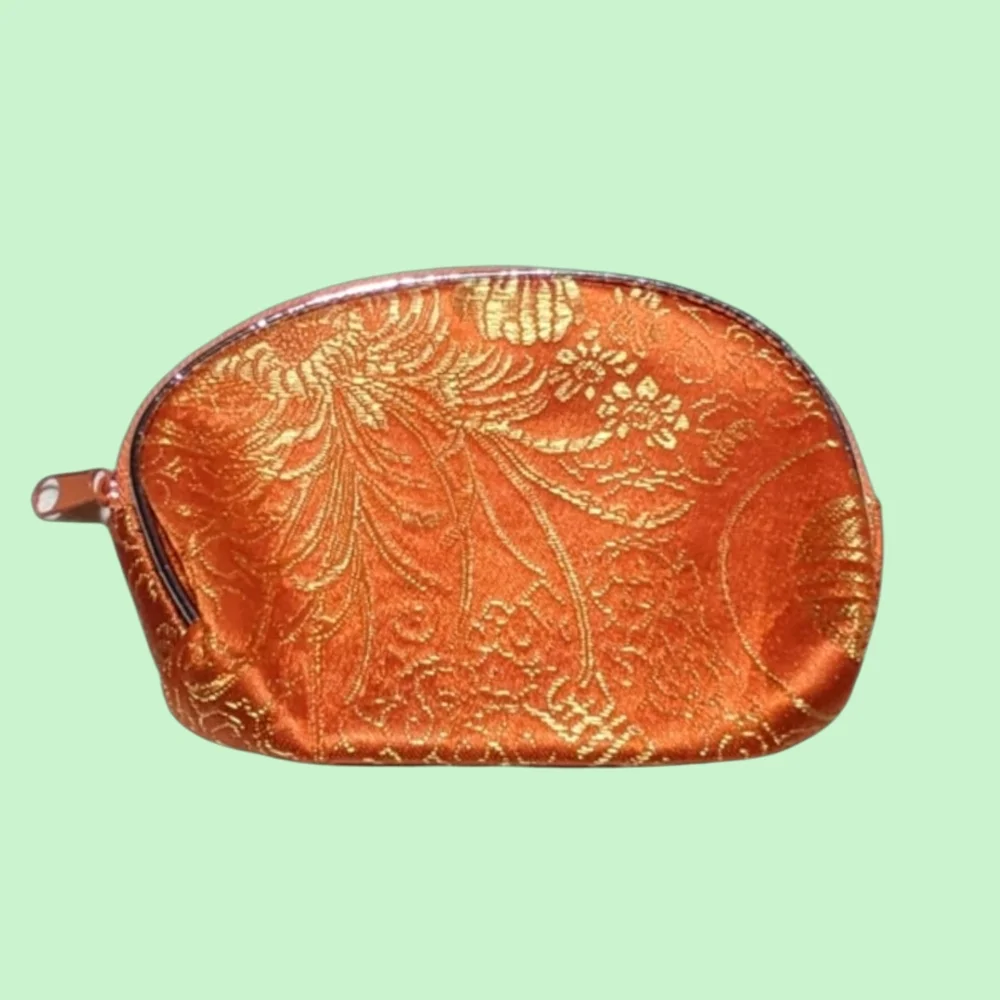 🌲10/$20. Coin Purse with Gold Tone Embroidery NWOT